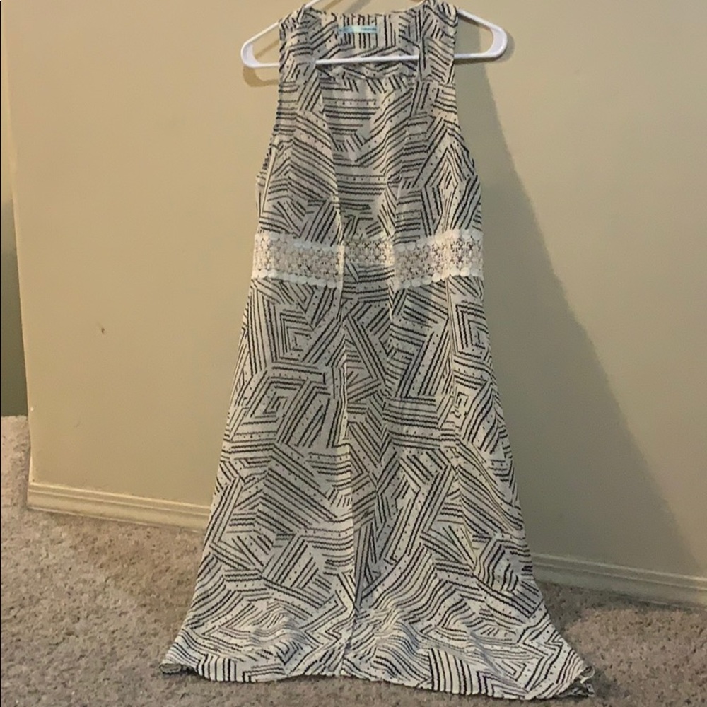 Black and white zigzag kimono